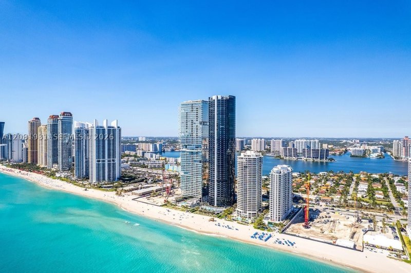 Turnberry Ocean Club Apt #5001
