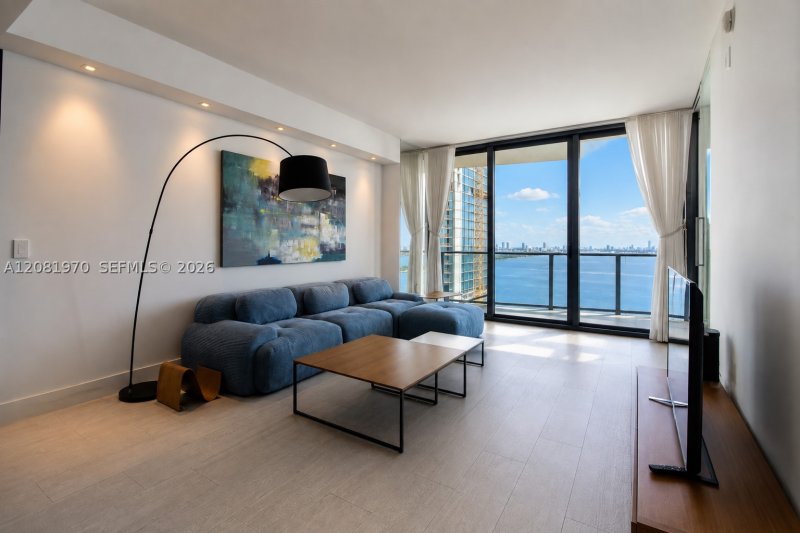 Comprar apartamento no Icon Bay 2806