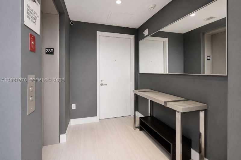 Comprar apartamento no Icon Bay 2806