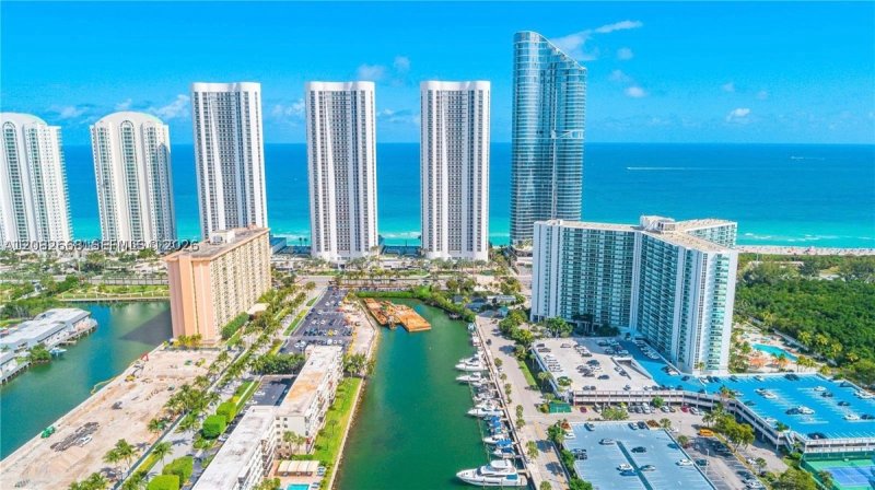Apartment for rent at Arlen House 726
