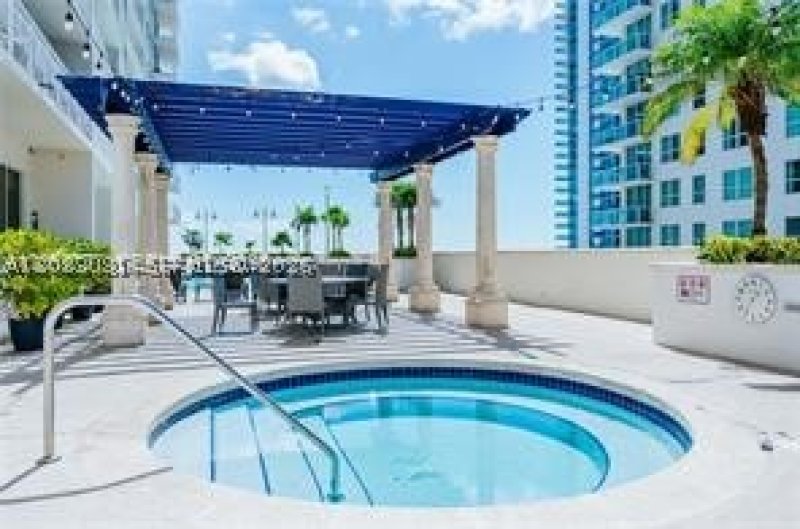 Comprar apartamento no The Club At Brickell Bay 3206