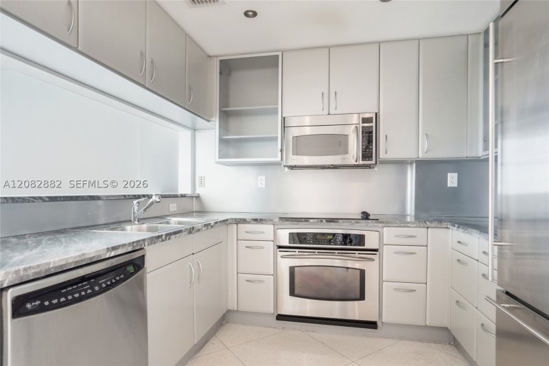 Aluguel de apartamento no Bentley Bay North 1112