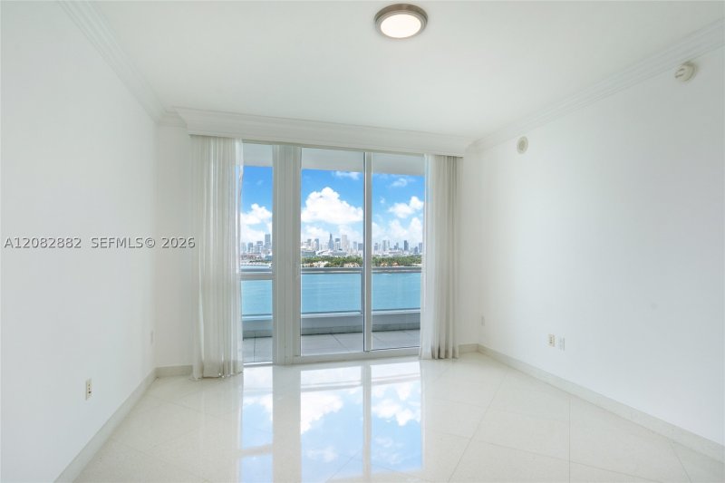 Aluguel de apartamento no Bentley Bay North 1112