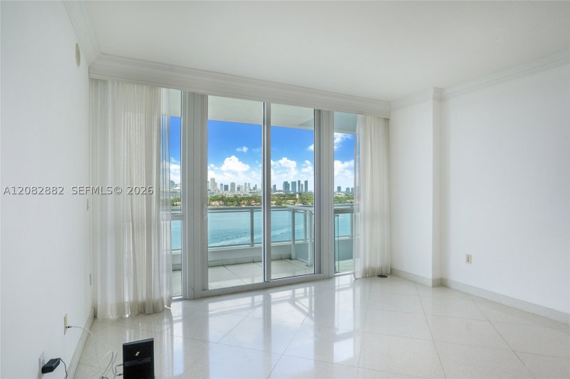 Aluguel de apartamento no Bentley Bay North 1112