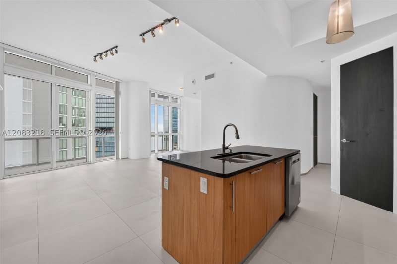 Condo for sale at Platinum Condo 2201