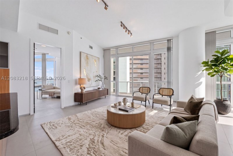 Condo for sale at Platinum Condo 2201