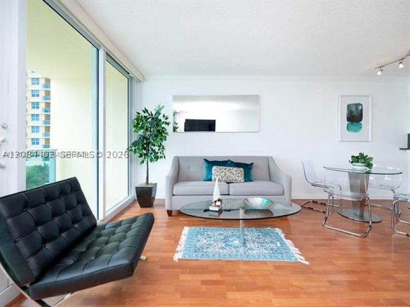 Alquiler de apartamento en The Wave Condo 412