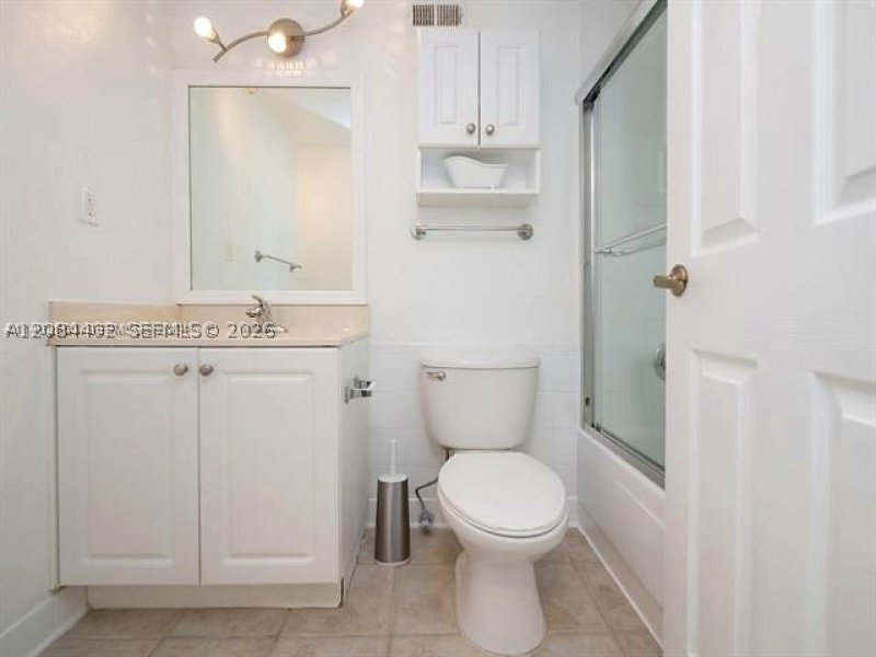 Alquiler de apartamento en The Wave Condo 412