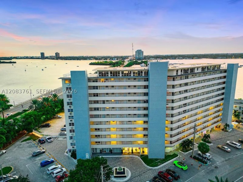 Alquiler de apartamento en Bayshore Yacht Tennis Club 903