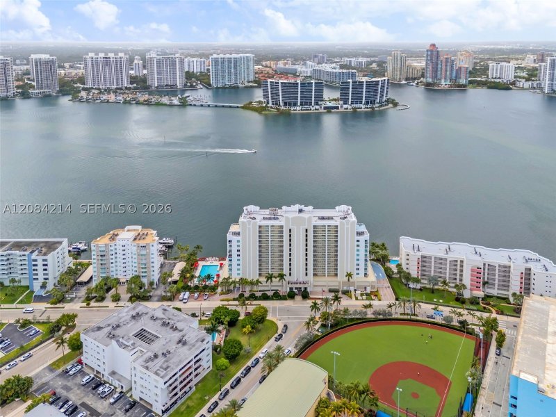 Alquiler de apartamento en Marina Bay Club 709