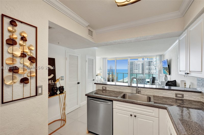 Alquiler de apartamento en The Wave Condo 1212 (availa