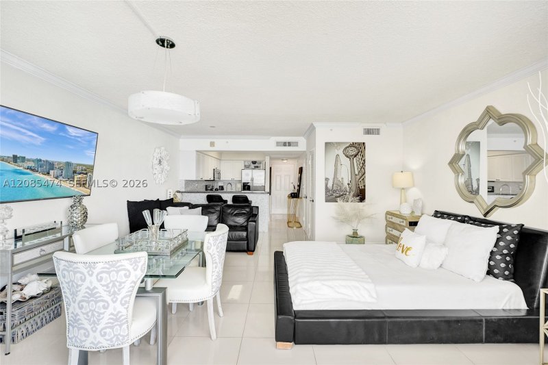 Alquiler de apartamento en The Wave Condo 1212 (availa