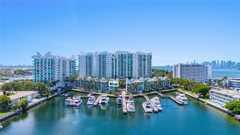 Comprar apartamento en 360 Condo Marina Residences East 307