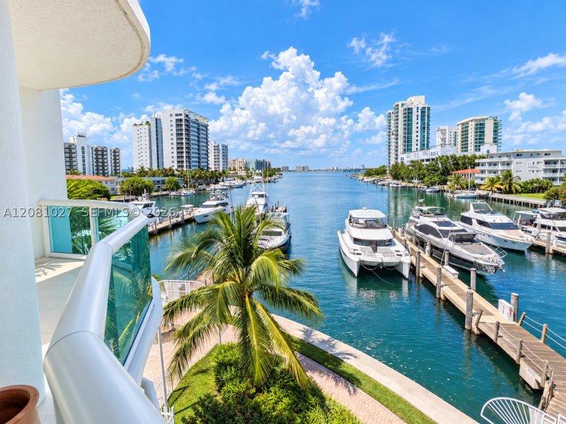 Comprar apartamento en 360 Condo Marina Residences East 307