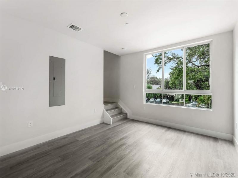Property photo # 9