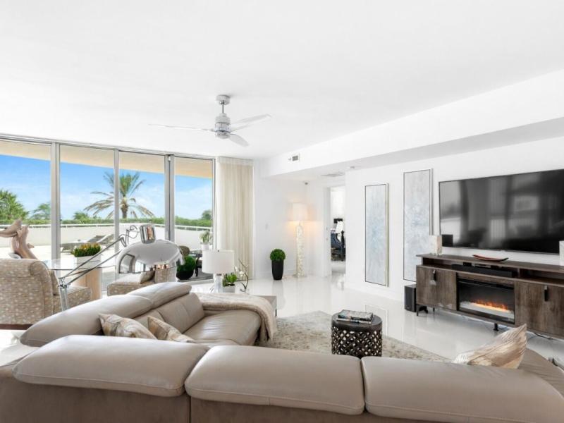 Condos for sale at Diplomat Residences