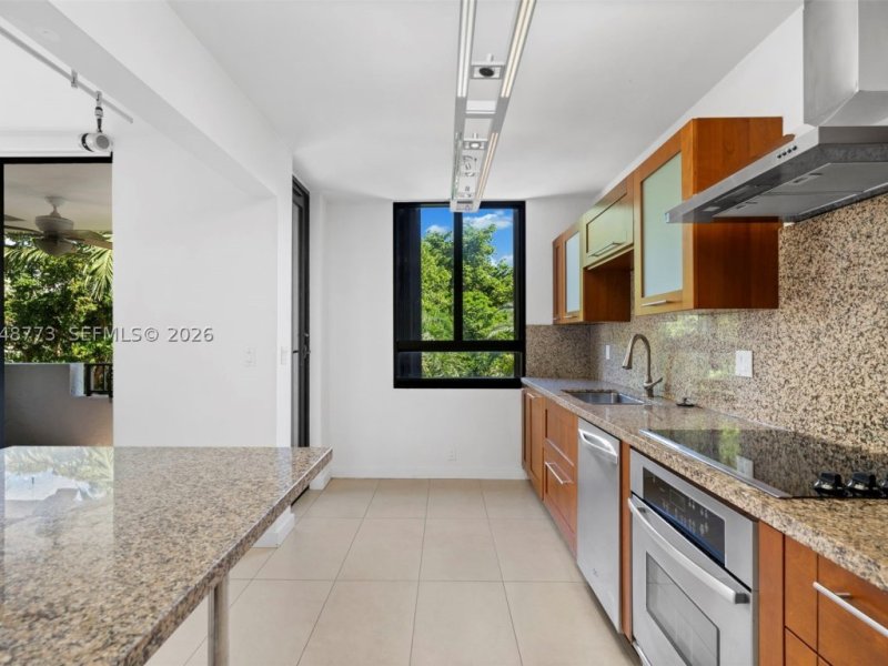 Condos for sale at Key Colony IV Botanica