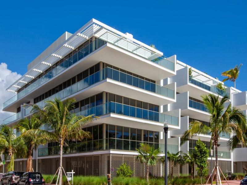 apartamentos a venda no Three Hundred Collins