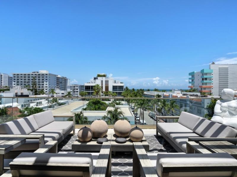 apartamentos a venda no Three Hundred Collins