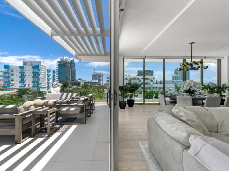 apartamentos a venda no Three Hundred Collins