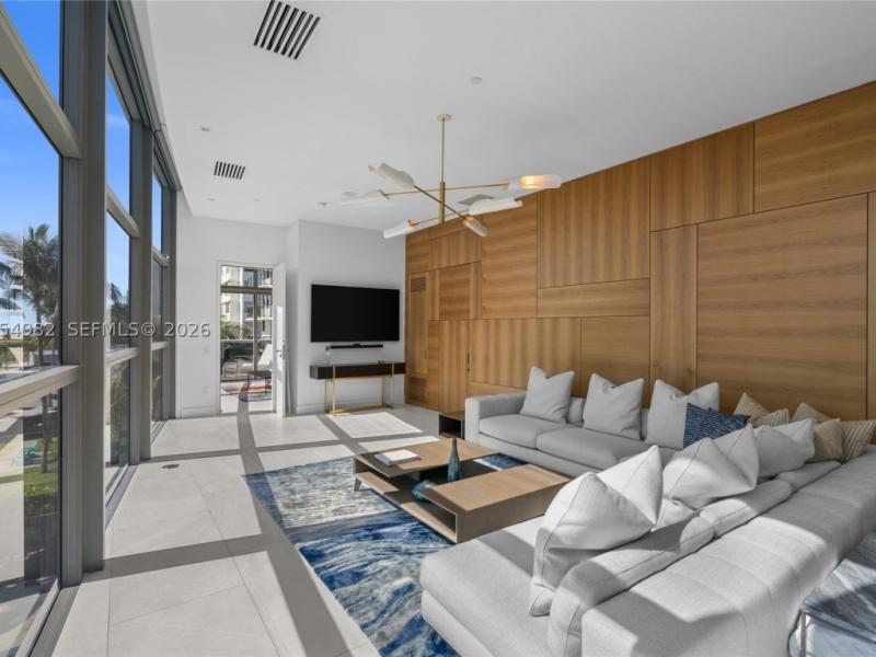 apartamentos a venda no Mei Miami Beach Condo