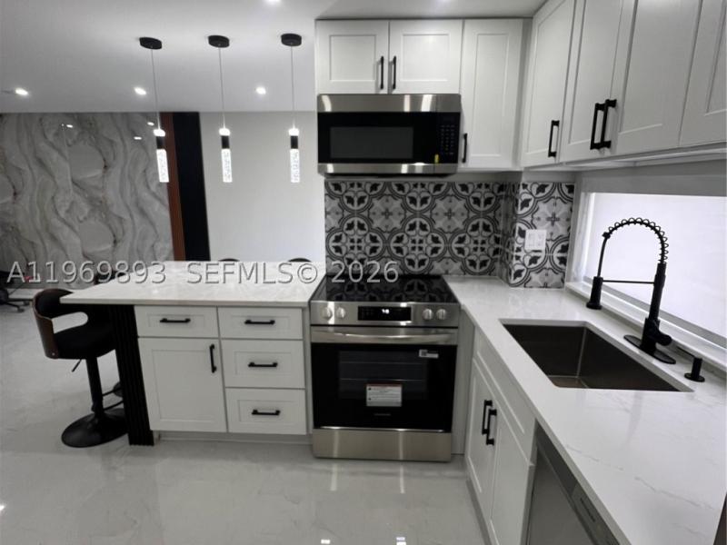 Condos for rent at Plaza of the Americas