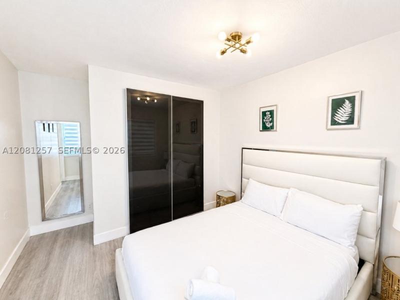 Condos for sale at Ten Thousand Plaza