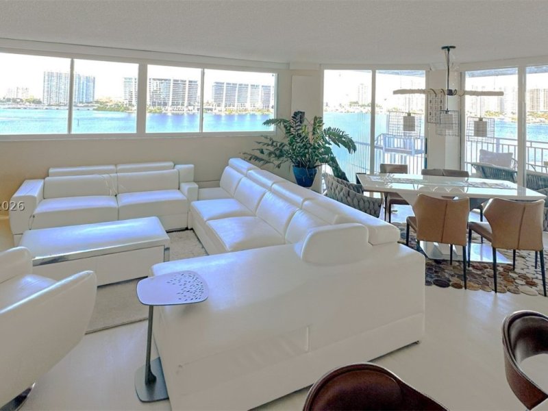 Condos for sale at Le Montcalm