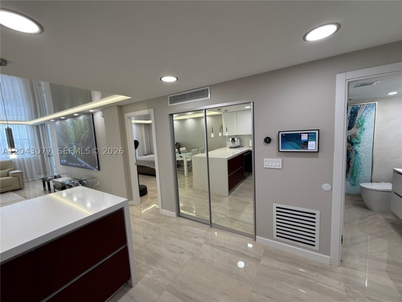Condos for sale at Plaza Towers South