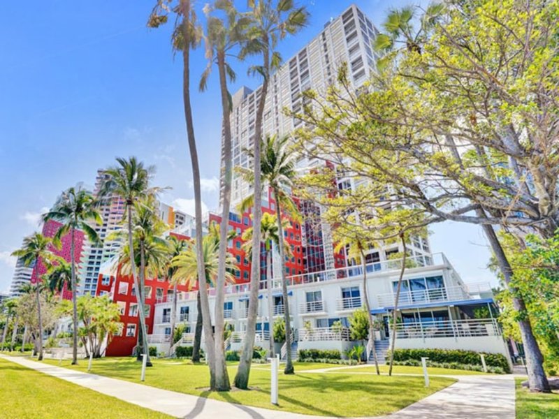 Condos for sale at The Palace
