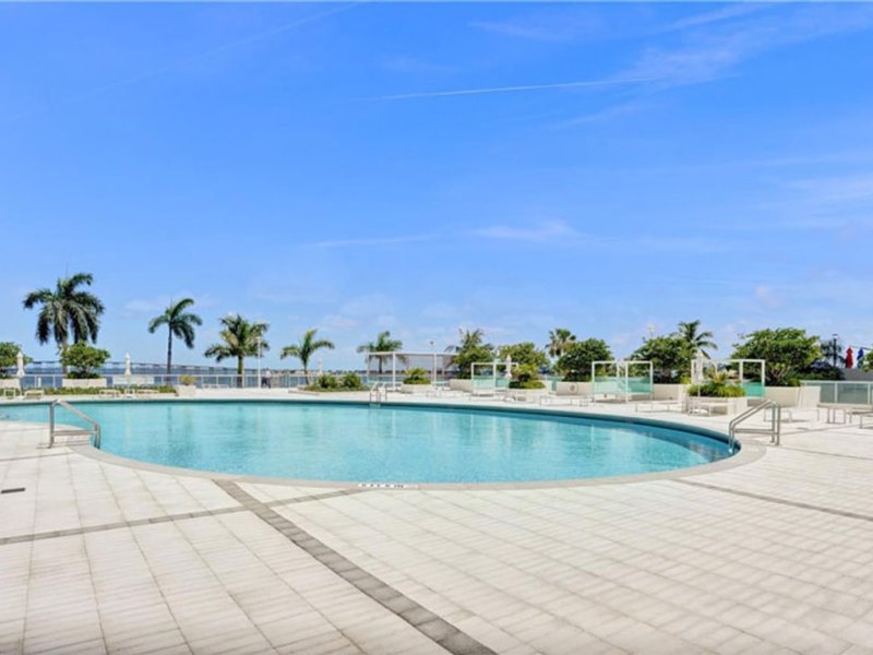 Condos for sale at The Palace