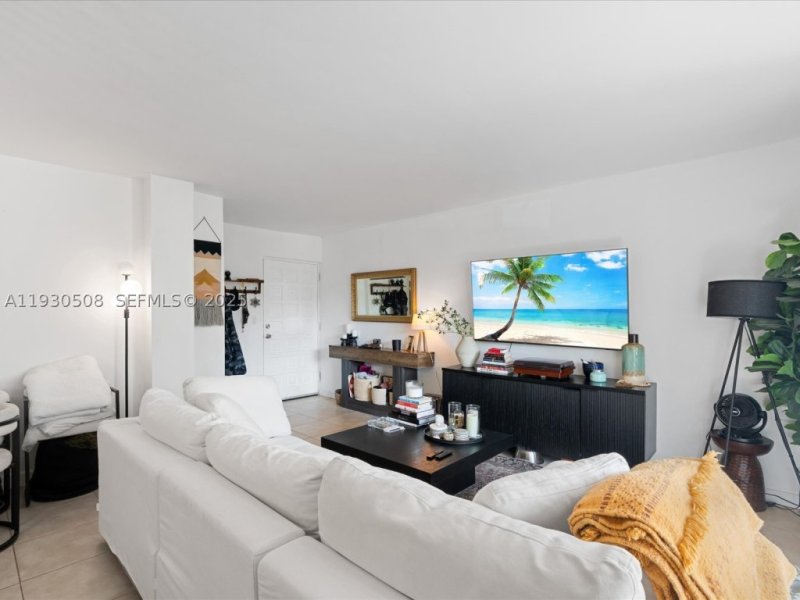 Condos for sale at Nirvana 1