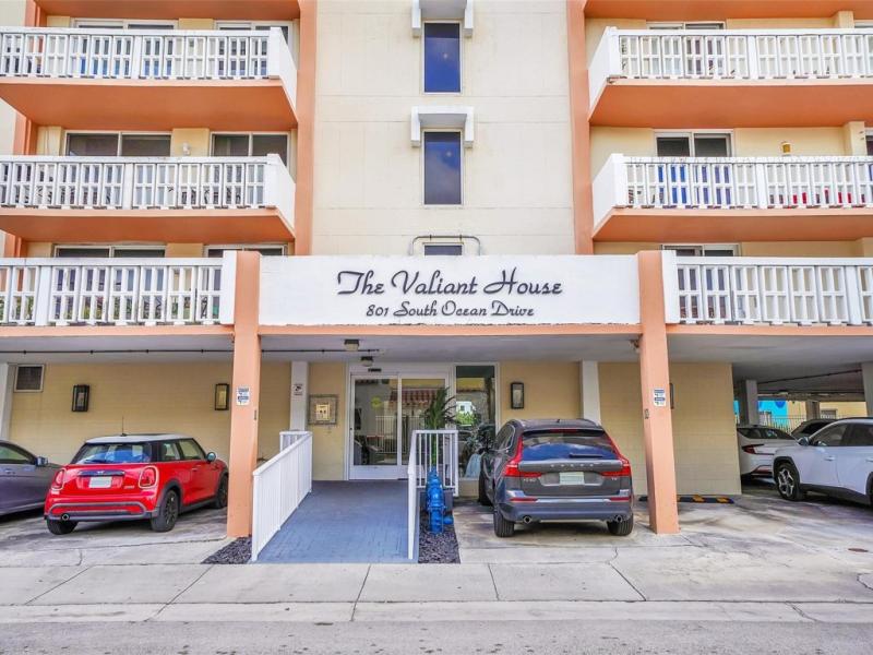 Condos for sale at Valiant House