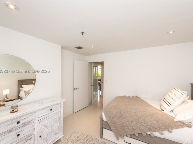 apartamentos en venta en Key Colony II Ocean Sound