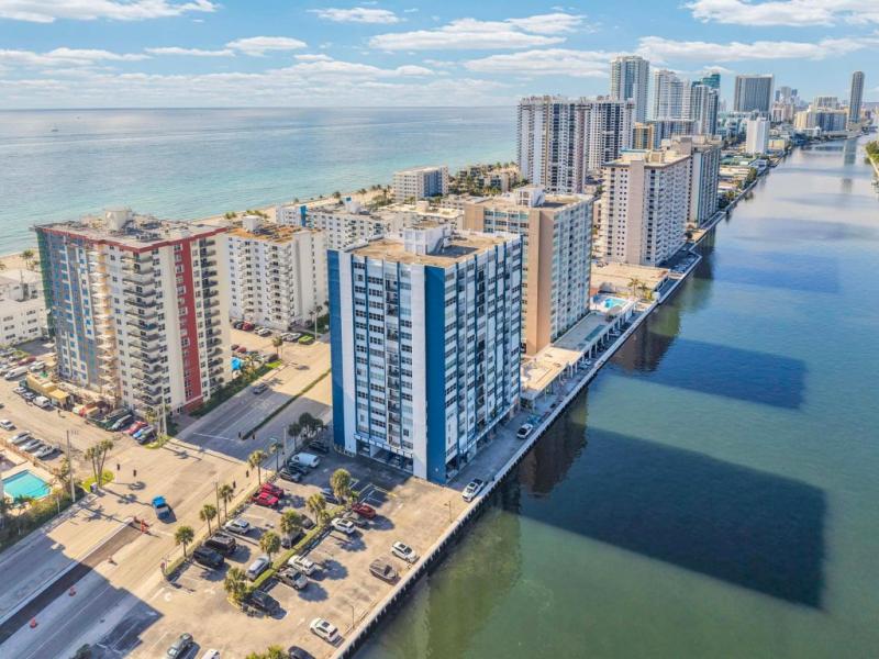 Condo for sale at Trafalgar Towers