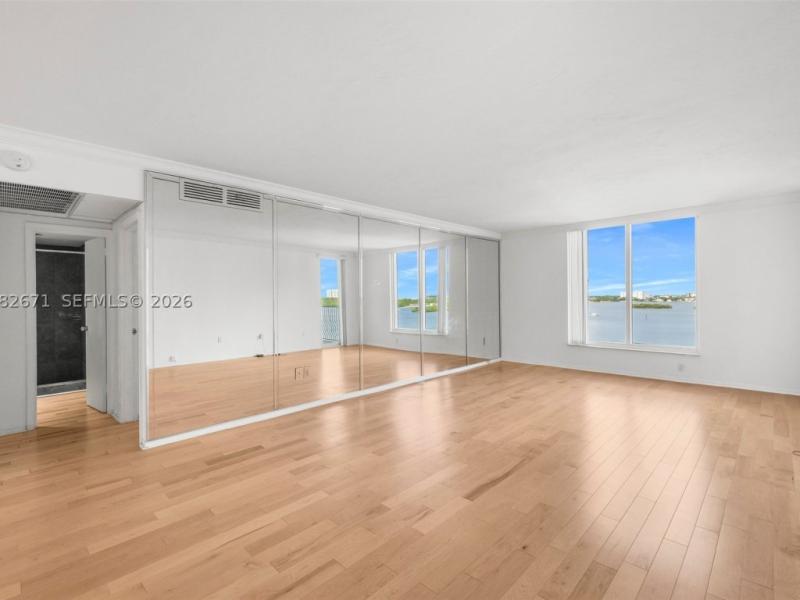 apartamentos a venda no Island Pointe