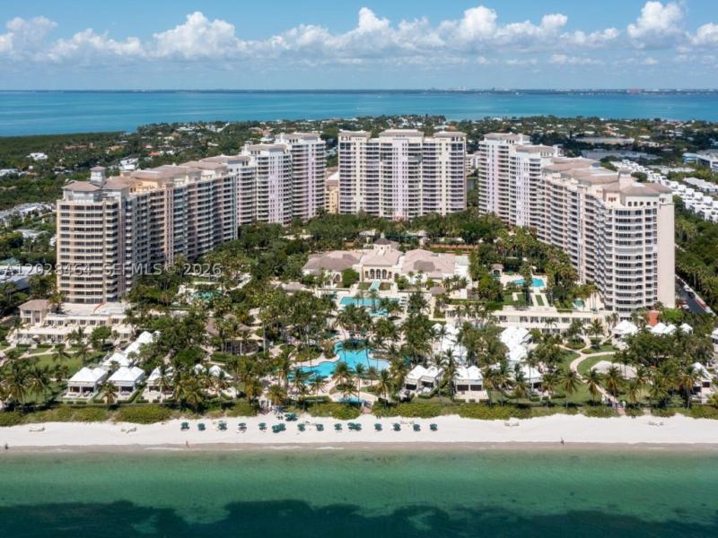apartamentos a venda no Club Tower Three