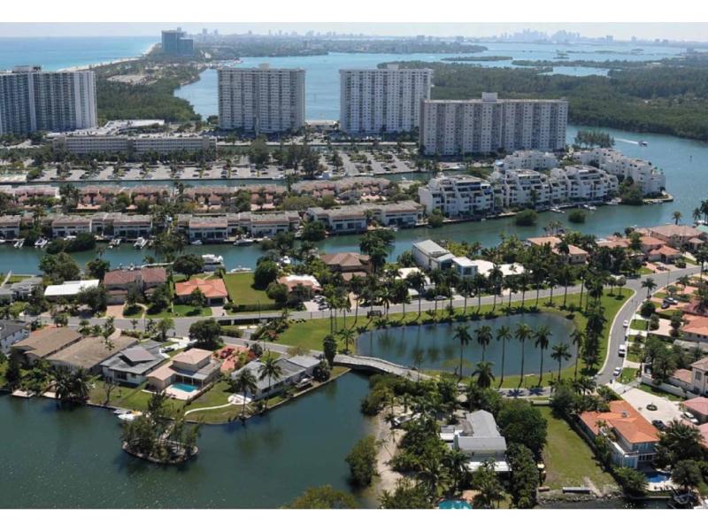 Condos for sale at Brickell East