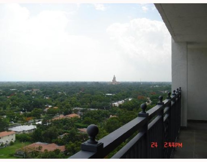 apartamento para alugar no Gables Park Tower