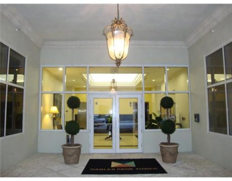 apartamento para alugar no Gables Park Tower