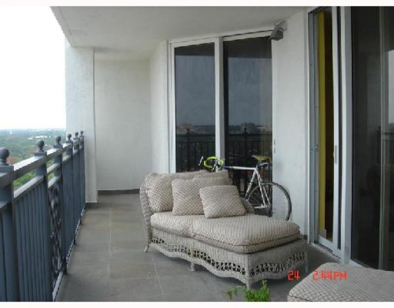 apartamento para alugar no Gables Park Tower