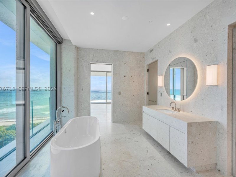 apartamentos a venda no Seaway North at the Surf Club