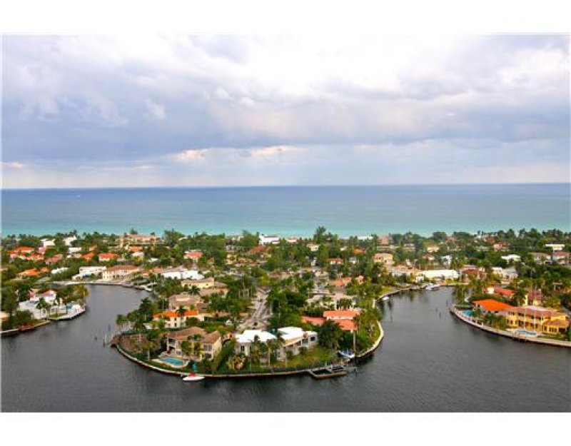 Condos for sale at The Landmark