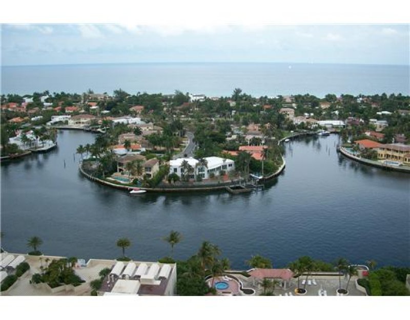 Condos for sale at The Landmark