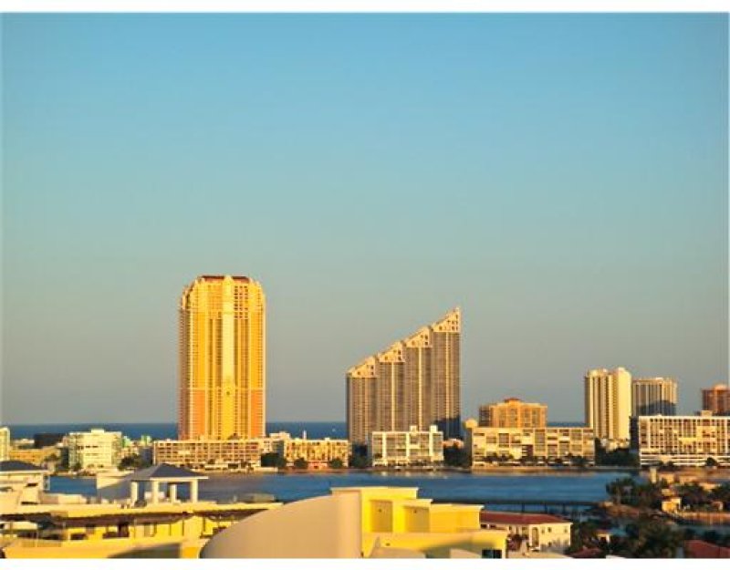 Condos for sale at Uptown Marina Lofts