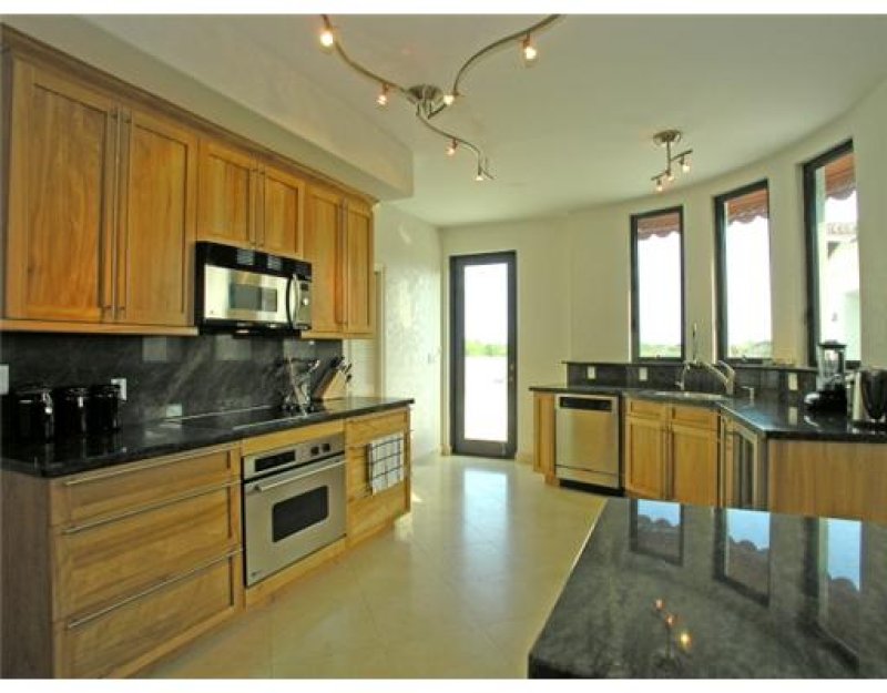 Condos for sale at Avignon In The Gables