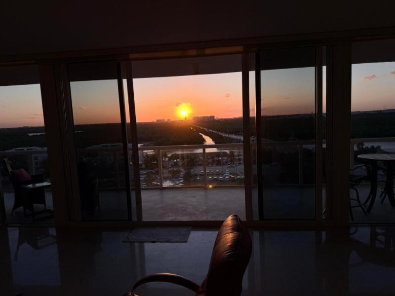 Condos for rent at Renaissance on the Ocean