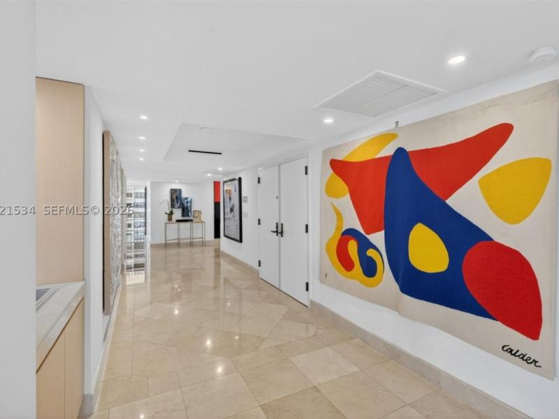 Alugar apartamento no Grove Isles Tower II