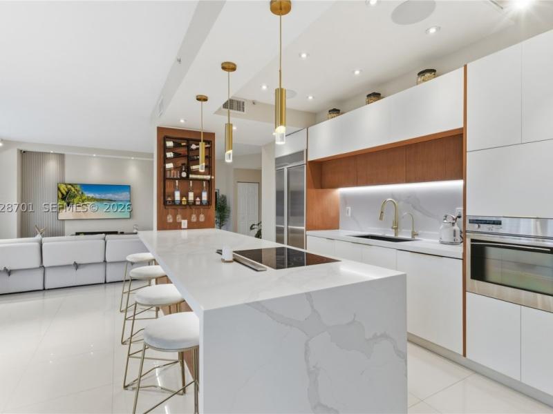 Condos for sale at Mystic Pointe 400
