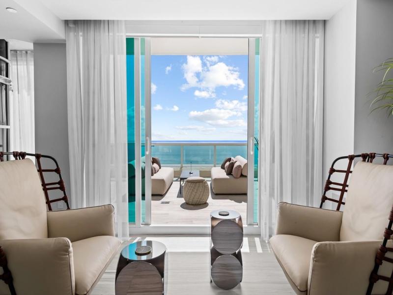 Condo for sale at Las Olas Beach Club